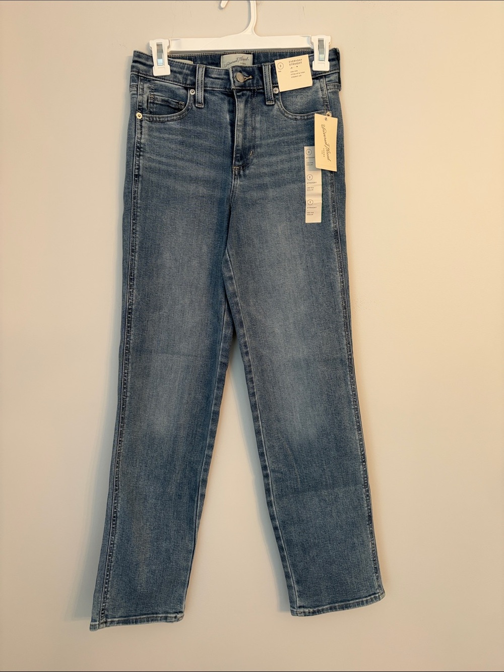Universal Thread Light Wash Everday Straight Leg Jeans NWT